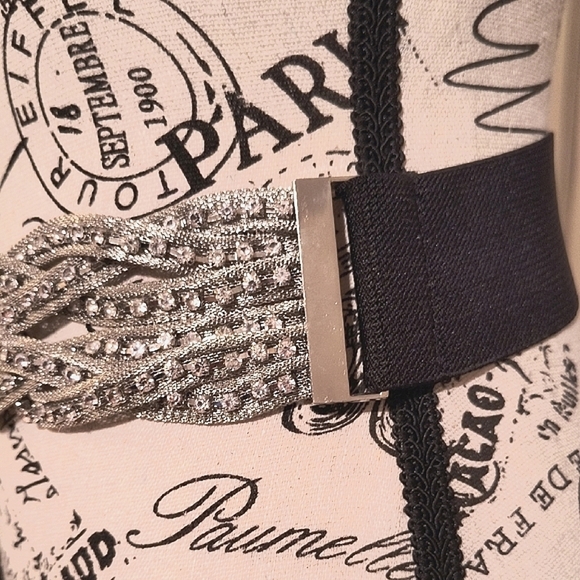 Elegant Silver Braided Stretchable Black Belt. Size Medium - Picture 3 of 5